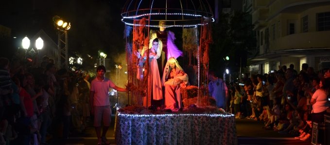 Via Del Vino recebe Desfile Cênico e Alegórico Natal Bento neste sábado, 22 desfile cenico